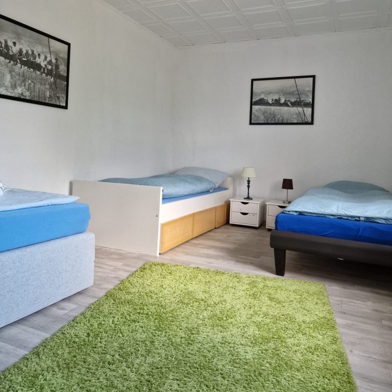 Schlafzimmer mit Einzelbetten