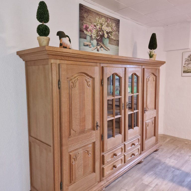 Schrank im Aufenthaltsraum/ Wohnzimmer